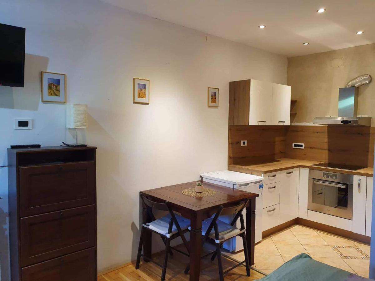 Apartmaji Tim Izola Luaran gambar